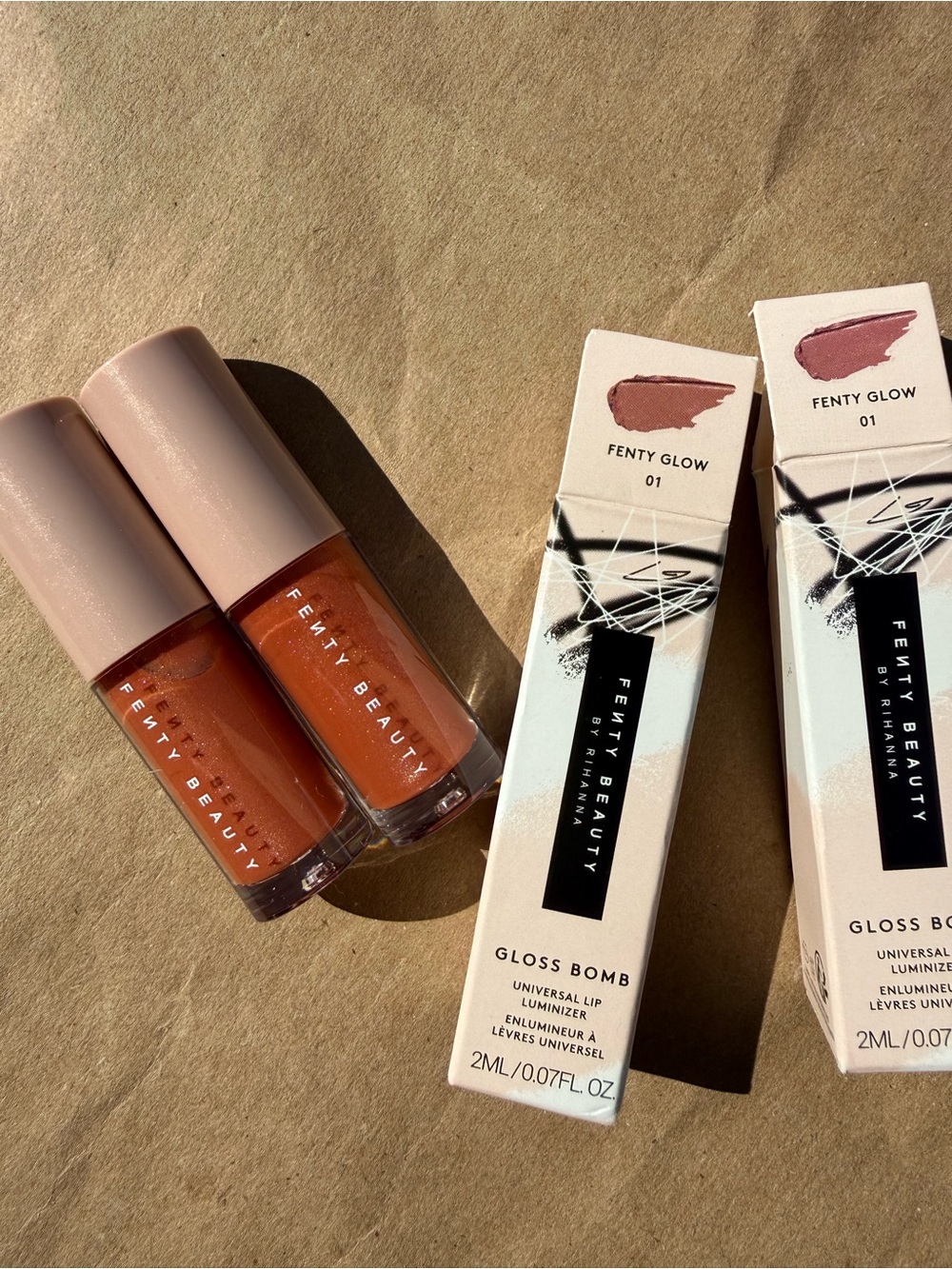 Fenty Beauty Gloss Bomb Universal Lip Luminizer - (Fenty Glow 01)